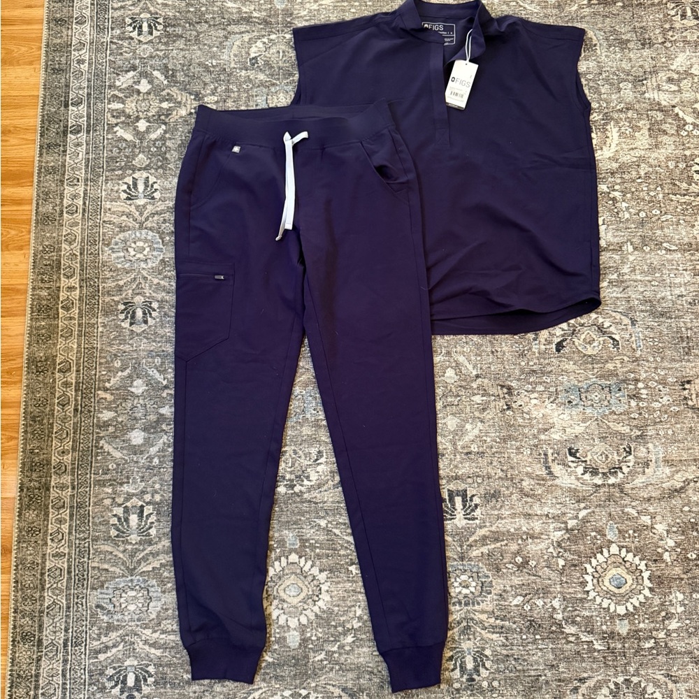 Purple FIGS set. Size small